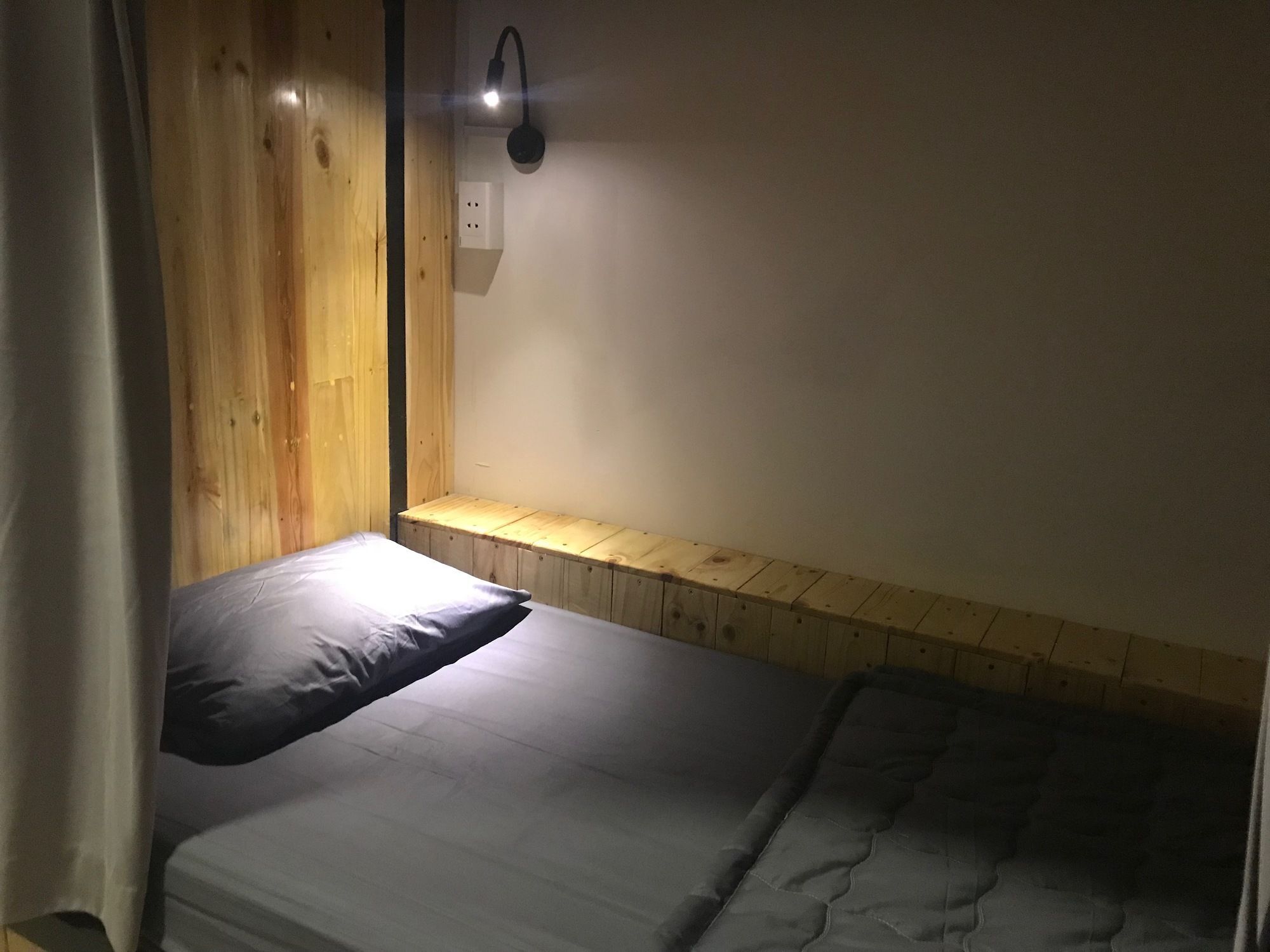 Wanderlust Saigon Hostel & Rooftop Bar Ho Si Minh-város Kültér fotó